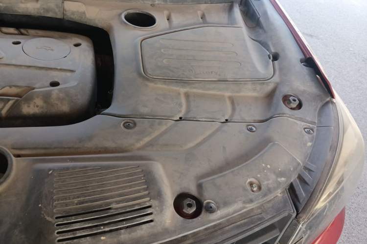 Used Dongfeng Fengon S560 2018 1.8L CVT Prestige Model Engine Bay Left