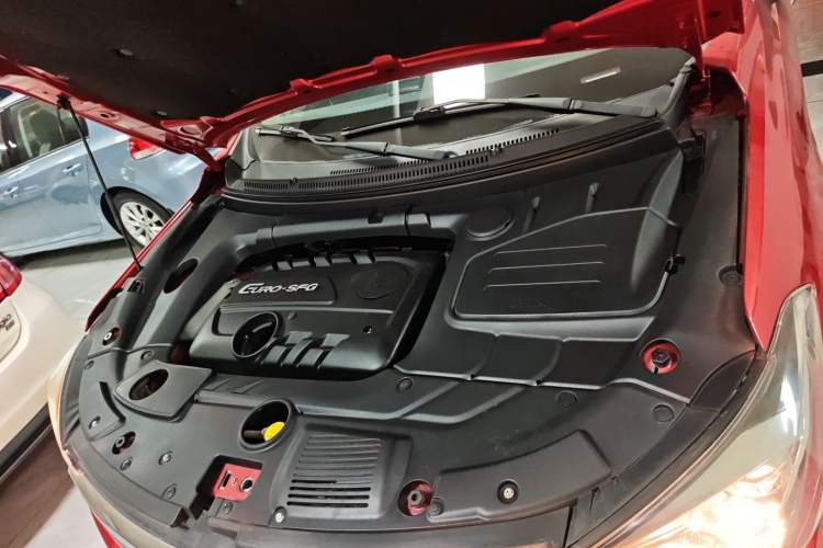Used Dongfeng Fengon S560 2018 1.8L Manual Comfort 7-Seater Engine Bay