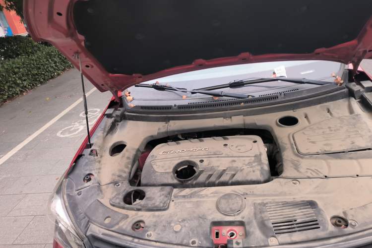 Used Dongfeng Fengon S560 2018 1.8L CVT Urban Model 7 Seats Engine Bay Right