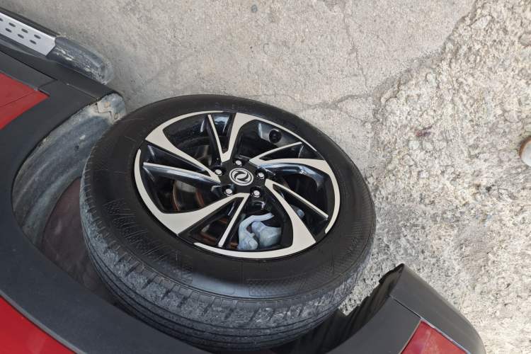 Used Dongfeng Fengon S560 2018 1.8L Manual Comfort 7-Seater Exterior 2