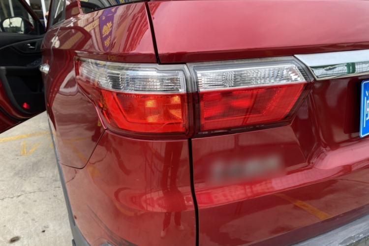 Used Dongfeng Fengon S560 2018 1.8L CVT Elite Model 7 Seats Exterior 3