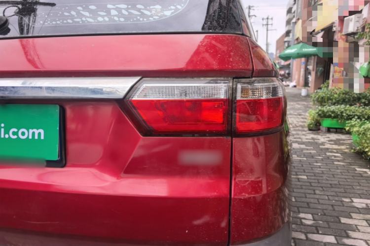 Used Dongfeng Fengon S560 2018 1.8L Manual Urban Model 7 Seats Exterior 3