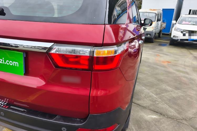 Used Dongfeng Fengon S560 2018 1.8L Manual Comfort 7-Seater Exterior 6