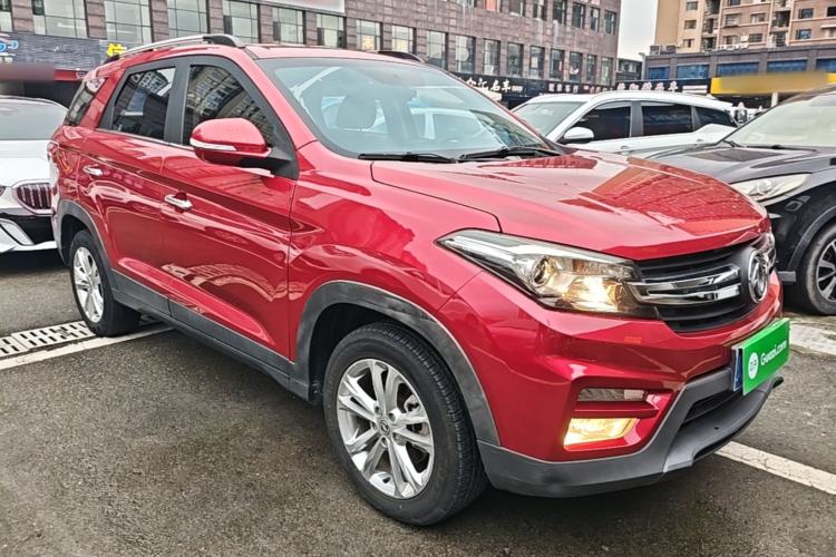 Used Dongfeng Fengon S560 2018 1.8L CVT Elite Model 7 Seats Front Right 45 Deg