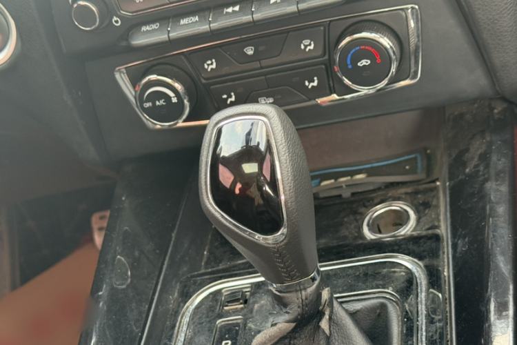 Used Dongfeng Fengon S560 2018 1.8L CVT Prestige Model Gear Lever