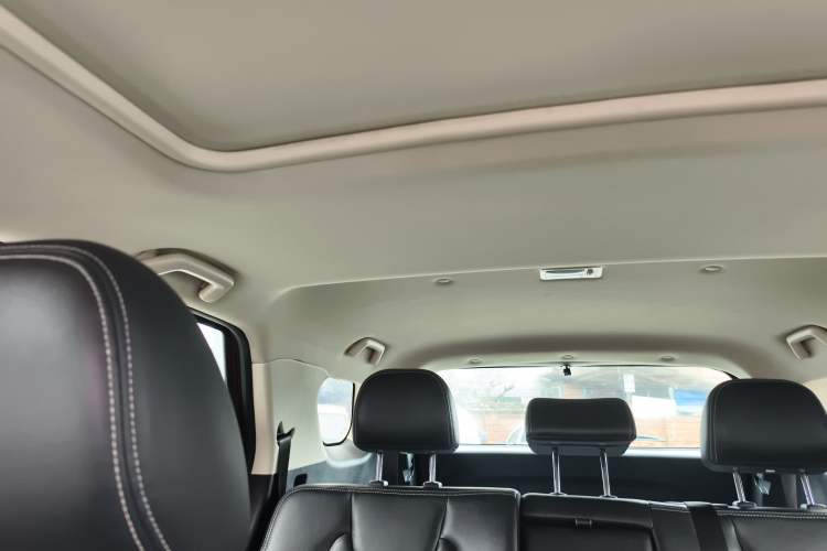 Used Dongfeng Fengon S560 2018 1.8L Manual Comfort 7-Seater Headliner