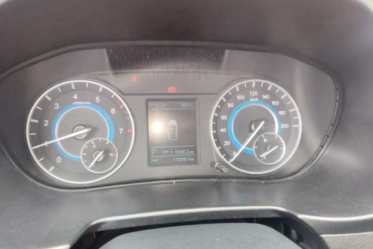 Used Dongfeng Fengon S560 2018 1.8L CVT Elite Model 7 Seats Instrument Cluster