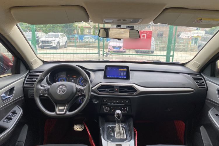 Used Dongfeng Fengon S560 2018 1.8L CVT Elite Model 7 Seats Interior 3