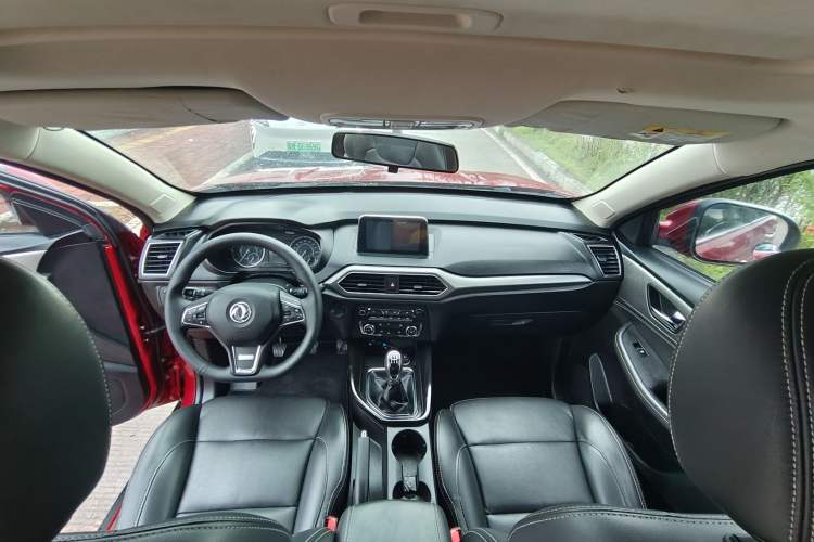 Used Dongfeng Fengon S560 2018 1.8L Manual Comfort 7-Seater Interior 6