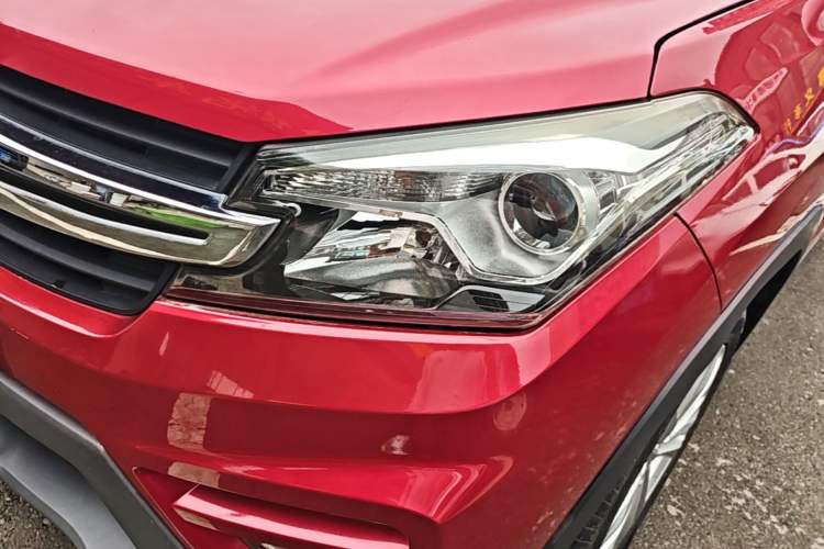 Used Dongfeng Fengon S560 2018 1.8L CVT Elite Model 7 Seats Left Front Headlight