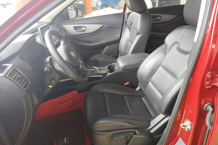 Used Dongfeng Fengon S560 2018 1.8L CVT Elite Model 7 Seats Left Front Seat