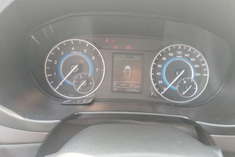 Used Dongfeng Fengon S560 2018 1.8L CVT Smart Connect 7-Seater Odometer Close Up