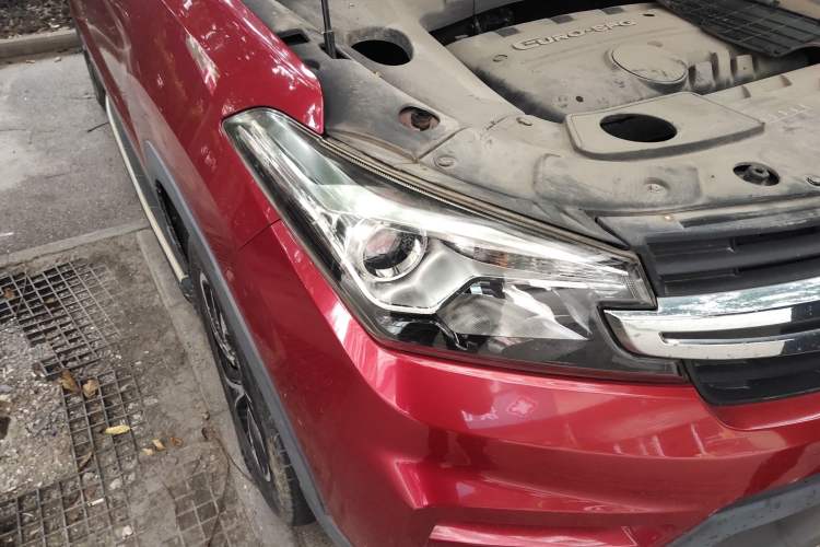 Used Dongfeng Fengon S560 2018 1.8L Manual Comfort 7-Seater Right Front Headlight