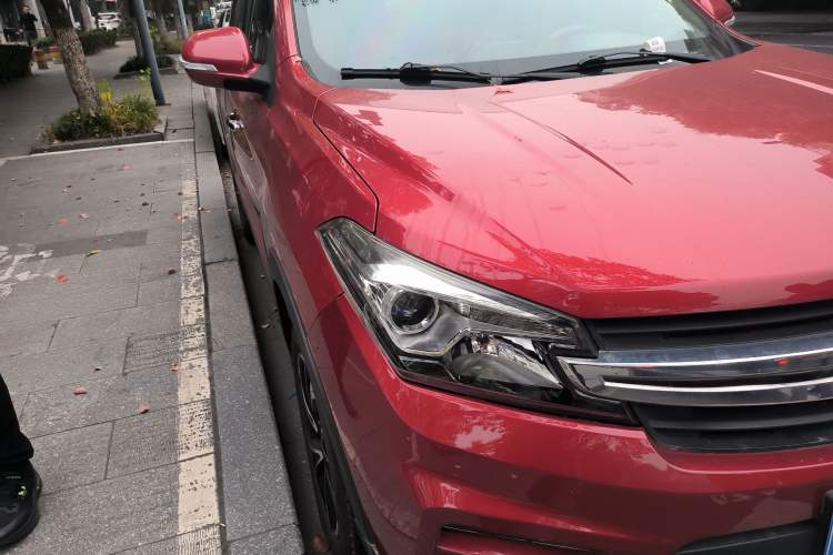 Used Dongfeng Fengon S560 2018 1.8L CVT Urban Model 7 Seats Right Front Headlight