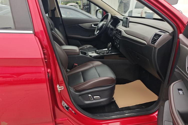 Used Dongfeng Fengon S560 2018 1.8L CVT Smart Connect 7-Seater Right Front Seat