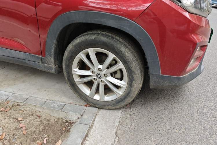Used Dongfeng Fengon S560 2018 1.8L CVT Elite Model 7 Seats Right Front Wheel Hub