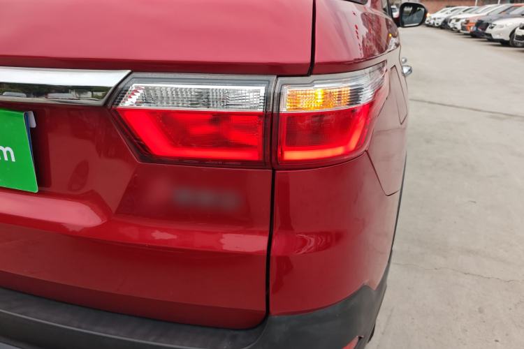 Used Dongfeng Fengon S560 2018 1.8L CVT Smart Connect 7-Seater Right Rear Taillight