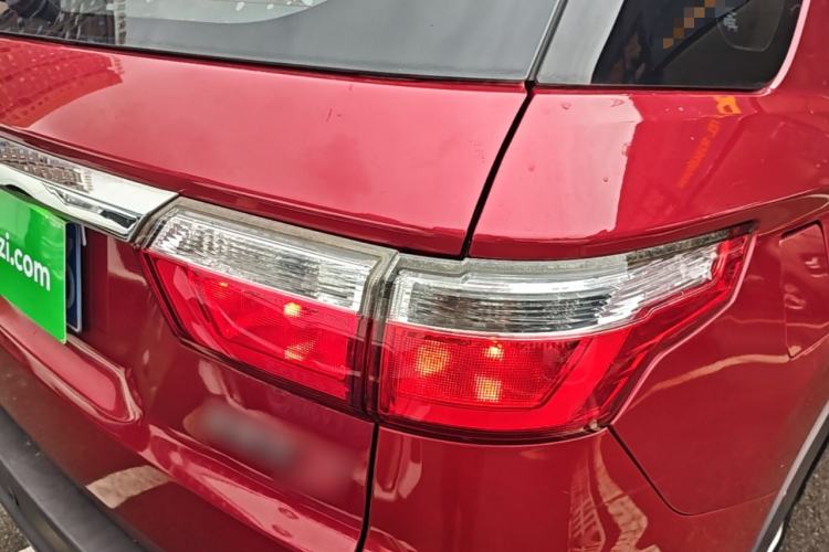 Used Dongfeng Fengon S560 2018 1.8L CVT Elite Model 7 Seats Right Rear Taillight