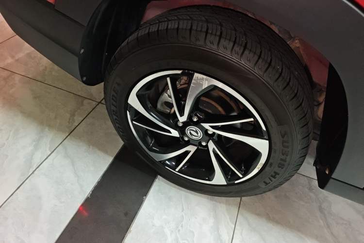 Used Dongfeng Fengon S560 2018 1.8L Manual Comfort 7-Seater Right Rear Wheel Hub