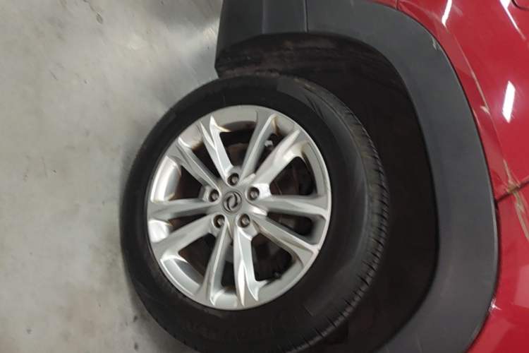 Used Dongfeng Fengon S560 2018 1.8L CVT Elite Model 7 Seats Right Rear Wheel Hub