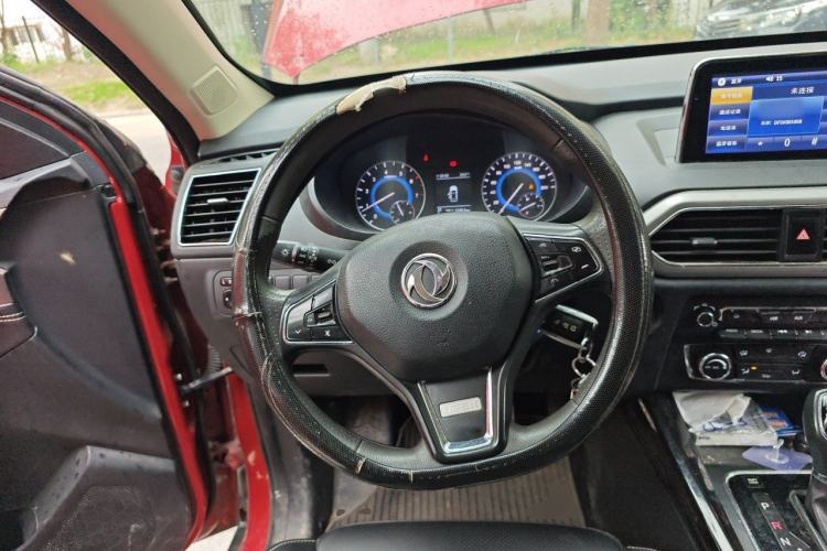 Used Dongfeng Fengon S560 2018 1.8L CVT Elite Model 7 Seats Steering Wheel