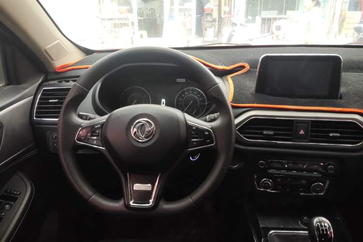 Used Dongfeng Fengon S560 2018 1.8L Manual Comfort 7-Seater Steering Wheel