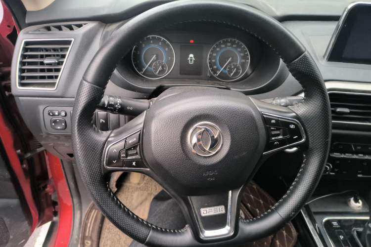 Used Dongfeng Fengon S560 2018 1.8L CVT Urban Model 7 Seats Steering Wheel