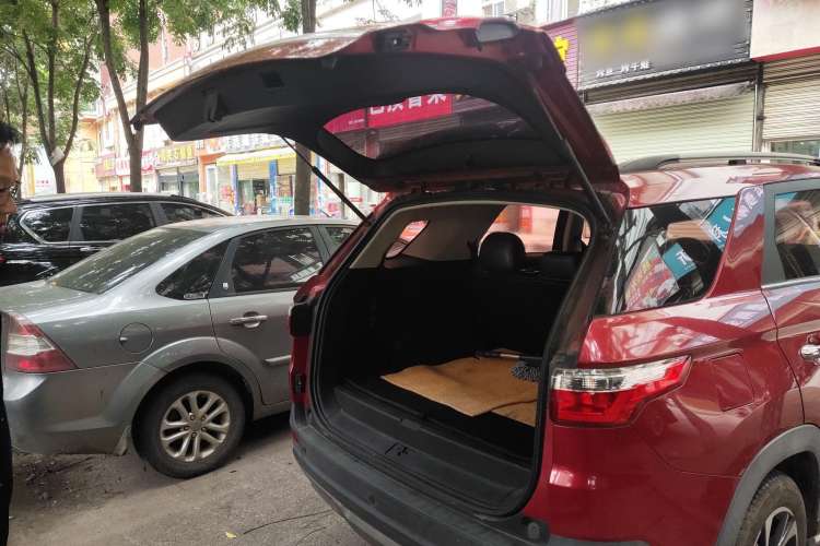 Used Dongfeng Fengon S560 2018 1.8L Manual Comfort 7-Seater Trunk
