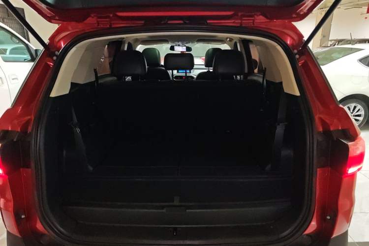 Used Dongfeng Fengon S560 2018 1.8L Manual Comfort 7-Seater Trunk
