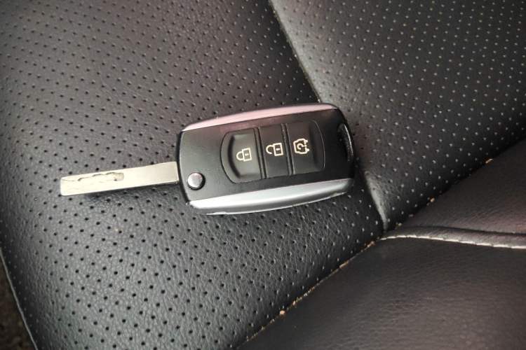 Used Dongfeng Fengon S560 2018 1.8L Manual Comfort 7-Seater Vehicle Key