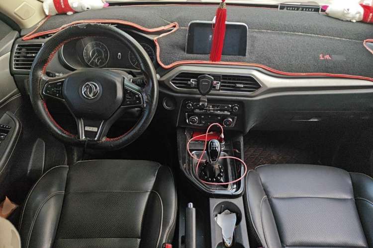 Used Dongfeng Fengon S560 2018 1.8L Manual Urban Model 7 Seats Center Console