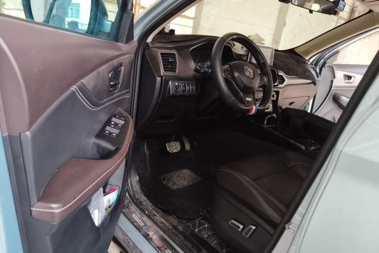 Used Dongfeng Fengon S560 2018 1.8L CVT Smart Connect 7-Seater Driver Seat