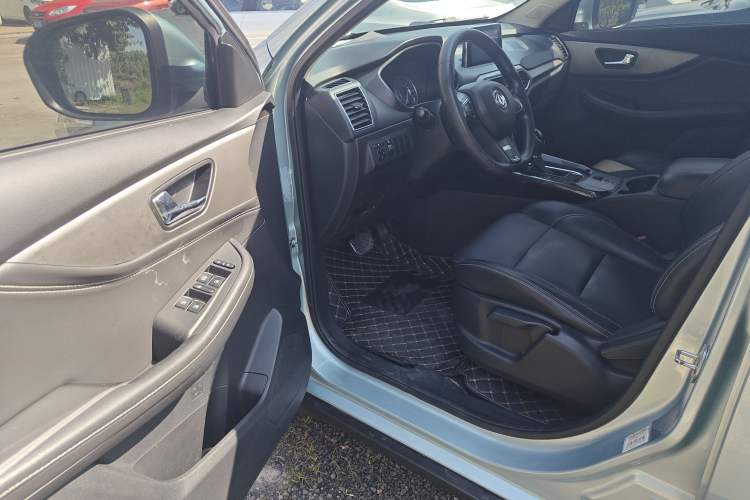 Used Dongfeng Fengon S560 2018 1.8L CVT Elite Model 7 Seats Driver Seat