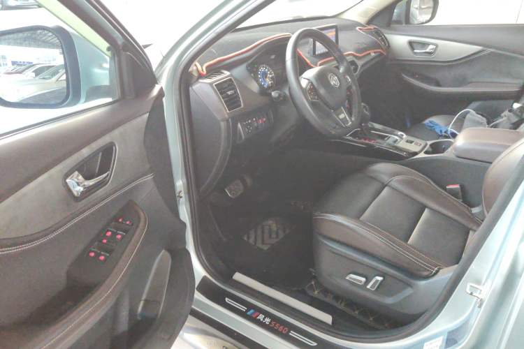Used Dongfeng Fengon S560 2018 1.8L CVT Smart Connect 7-Seater Driver Seat