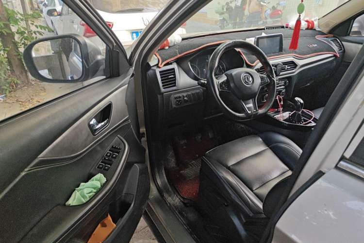 Used Dongfeng Fengon S560 2018 1.8L Manual Urban Model 7 Seats Driver Seat