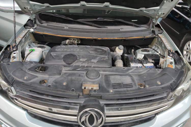 Used Dongfeng Fengon S560 2018 1.8L CVT Smart Connect 7-Seater Engine Bay