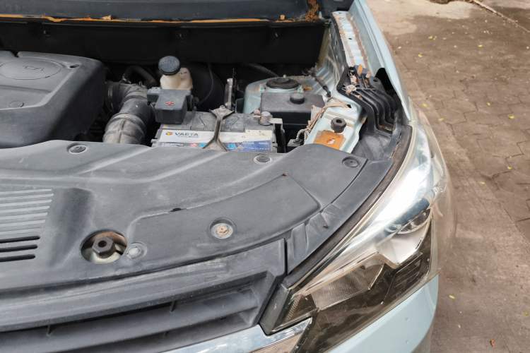 Used Dongfeng Fengon S560 2018 1.8L CVT Smart Connect 7-Seater Engine Bay Left