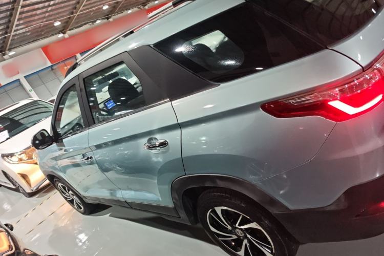 Used Dongfeng Fengon S560 2018 1.8L Manual Comfort 5-Seater China V Standard Exterior 3