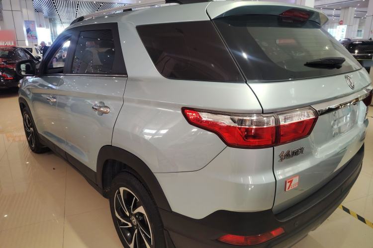 Used Dongfeng Fengon S560 2018 1.8L CVT Urban Model 5 Seats Exterior 3