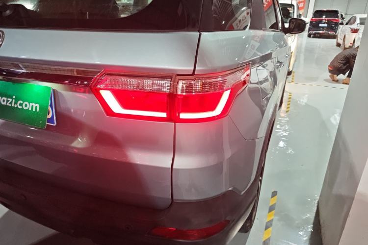 Used Dongfeng Fengon S560 2018 1.8L Manual Comfort 5-Seater China V Standard Exterior 6