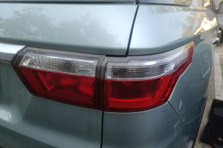 Used Dongfeng Fengon S560 2018 1.8L Manual Comfort 5-Seater China V Standard Exterior 6