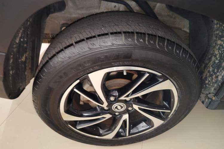 Used Dongfeng Fengon S560 2018 1.8L CVT Urban Model 5 Seats Exterior 8