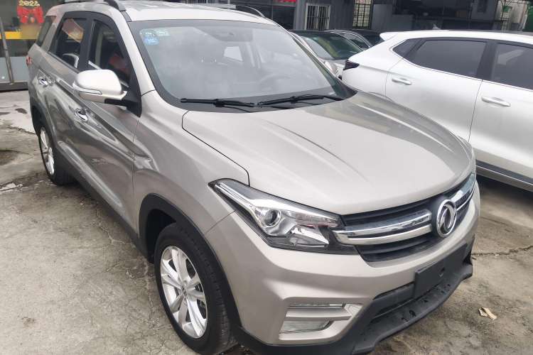 Used Dongfeng Fengon S560 2018 1.8L CVT Elite Model 7 Seats Front Right 45 Deg