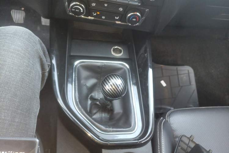 Used Dongfeng Fengon S560 2018 1.8L Manual Comfort 5-Seater China V Standard Gear Lever
