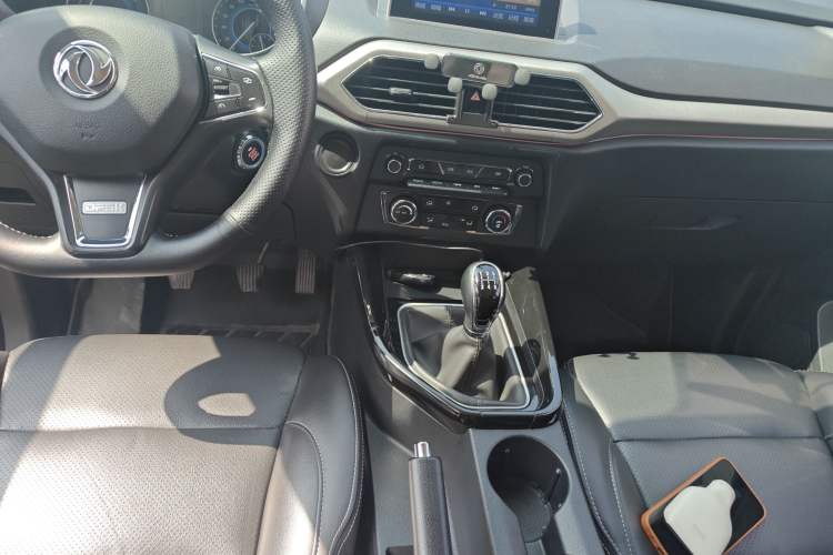 Used Dongfeng Fengon S560 2018 1.8L Manual Urban Model 5 Seats Gear Lever