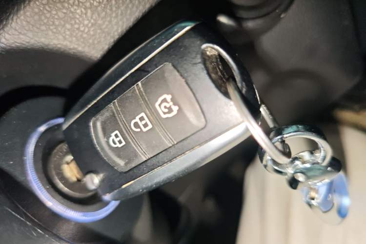 Used Dongfeng Fengon S560 2018 1.8L Manual Comfort 5-Seater China V Standard Interior 1