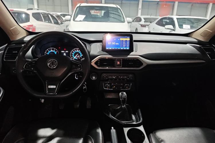 Used Dongfeng Fengon S560 2018 1.8L Manual Comfort 5-Seater China V Standard Interior 2