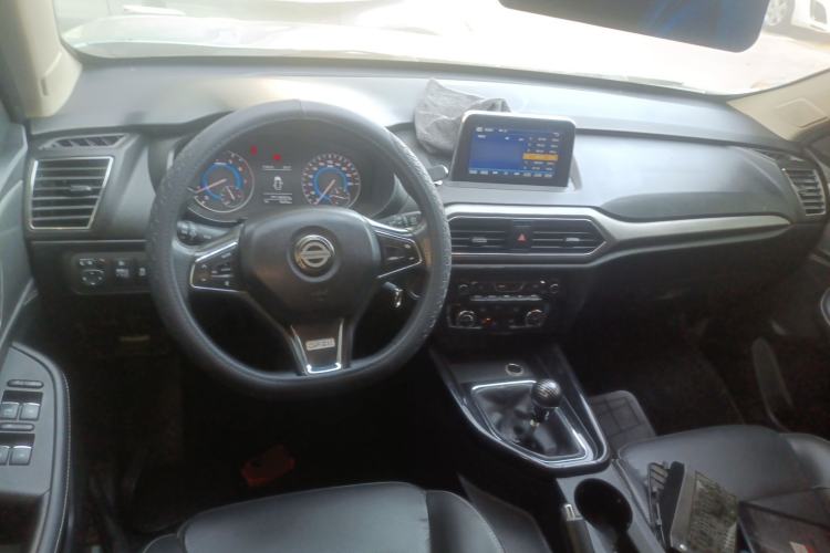 Used Dongfeng Fengon S560 2018 1.8L Manual Comfort 5-Seater China V Standard Interior 2
