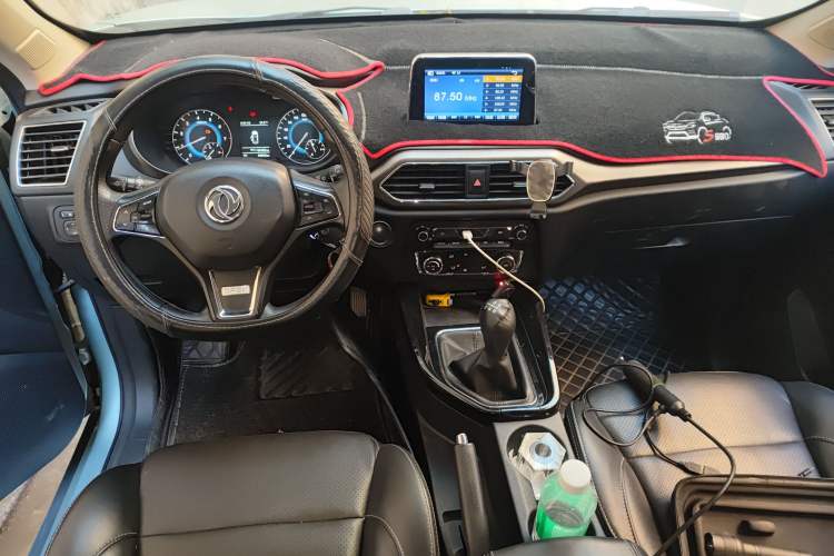 Used Dongfeng Fengon S560 2018 1.8L Manual Comfort 7-Seater Interior 2
