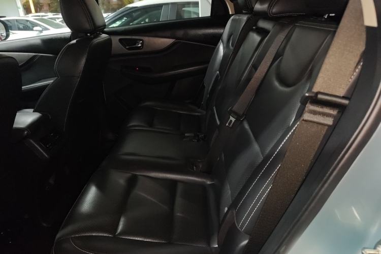 Used Dongfeng Fengon S560 2018 1.8L Manual Comfort 5-Seater China V Standard Interior 4